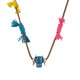 Collar con rondella de cerámica azul y tejido artístico