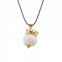 Collar Con Cuenta De Cerámica Blanca Y Corona De Metal Dorado