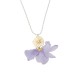 Collar con Flor Metálica y Pétalos de Gasa Lila