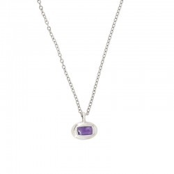 Collar con colgante ovalado de esmalte morado y cadena delicada