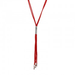 Collar con Múltiples Cordones Rojos y Tubo Metálico