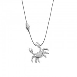 Collar con colgante de cangrejo de metal plateado y cordón negro