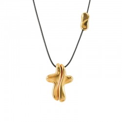 Collar con cruz de metal dorado de dos piezas sobre cordón negro