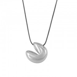 Collar con Galleta de la Fortuna de Metal Plateado sobre Cordón Negro