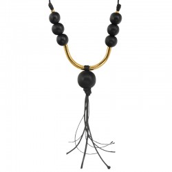 Collar con cuentas de madera negras y barra metálica dorada