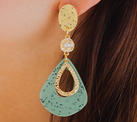 EARRING W/ SHELL & PEARL