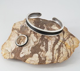 BRACELET & RING W/ BASE